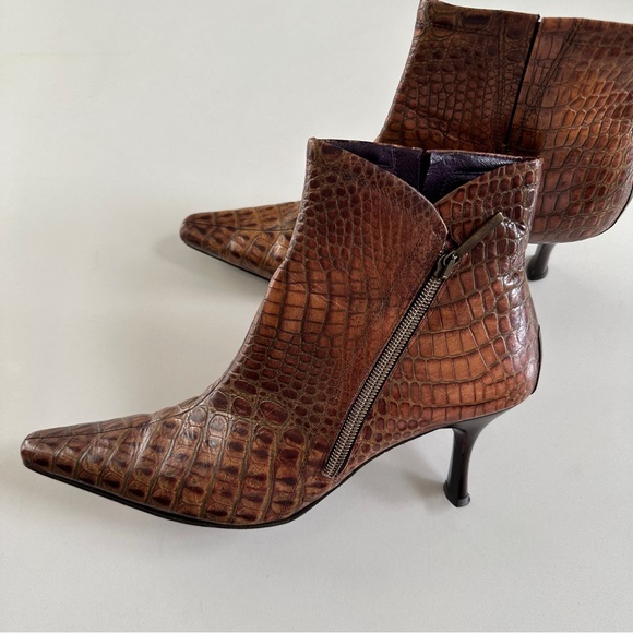 Donald J. Pliner Reptile Embossed Sarra Heeled Ankle Boots Brown Heeled Booties - Picture 9 of 12